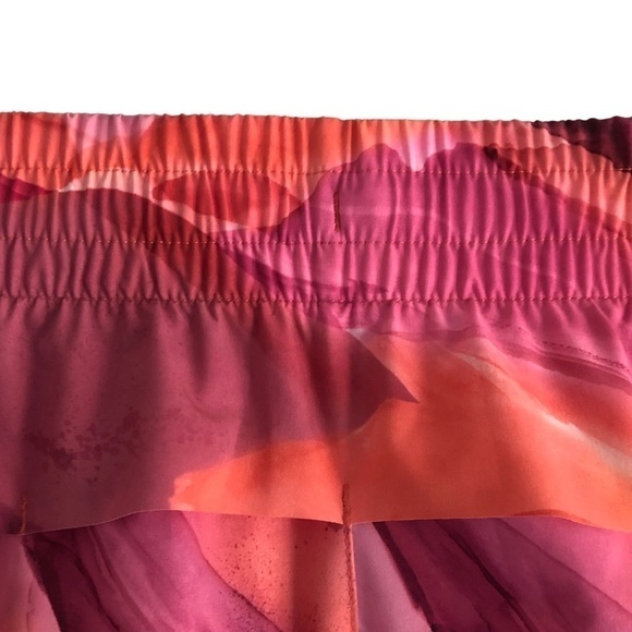 Athleta Printed Mesh Racer Run Shorts 4” Size 1X Pink Orange - Picture 7 of 14